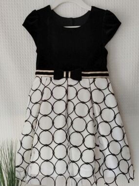 Jona Michelle Girls Black & Ivory Holiday/Special Occasion Dress Size 4T